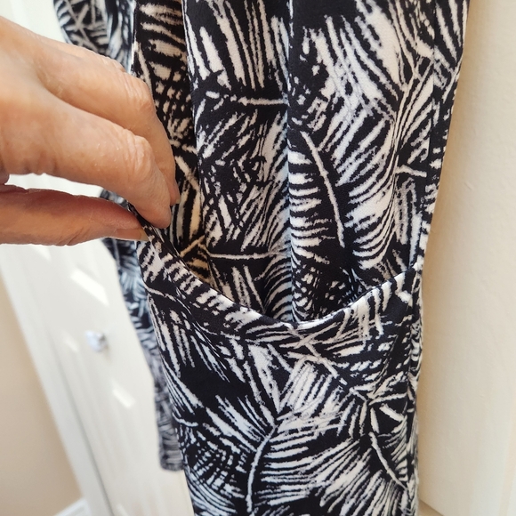 [M] Peter Nygard Tunic or Minidress Sz Medium Sleeveless Pockets Black & Whi… - Picture 4 of 13